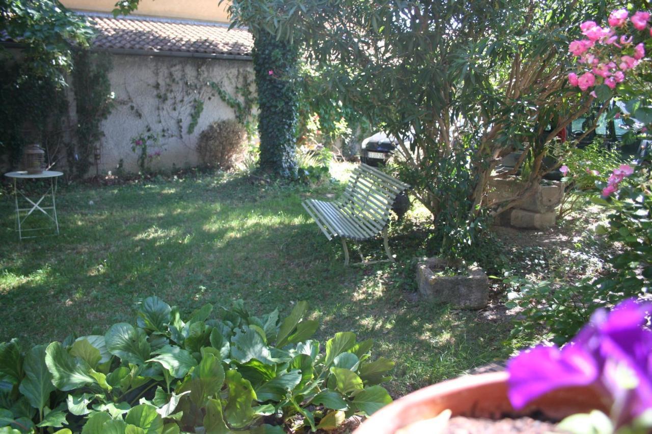 Le Mas Des Dames Appartement Avignon Eksteriør bilde